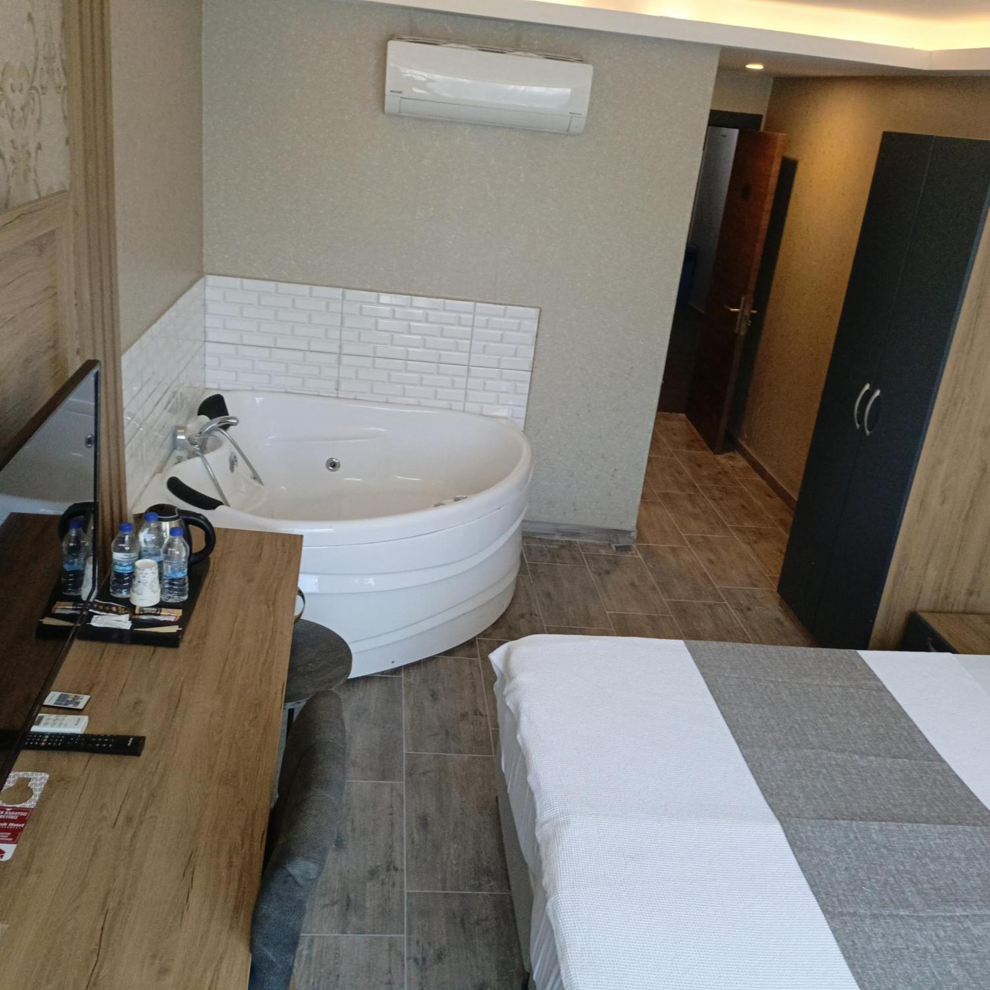 Rush Hotel イスタンブール エクステリア 写真